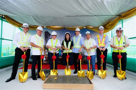 gianpietro iseppi|Solaire Resort & Casino formally topped off its second property.